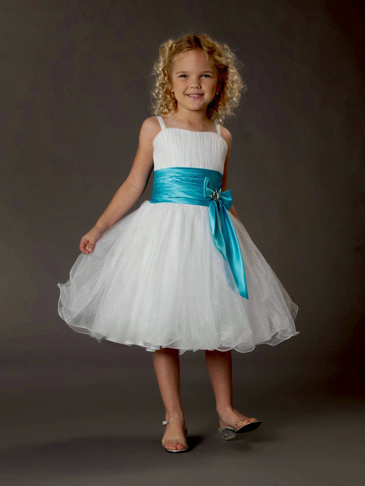 Lindos Vestidos de fiesta para niña Moda y Tendencias 101 Vestidos de Moda 2018 2019