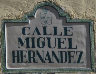 ¡Qué le devuelvan su calle a Miguel Hernández!
