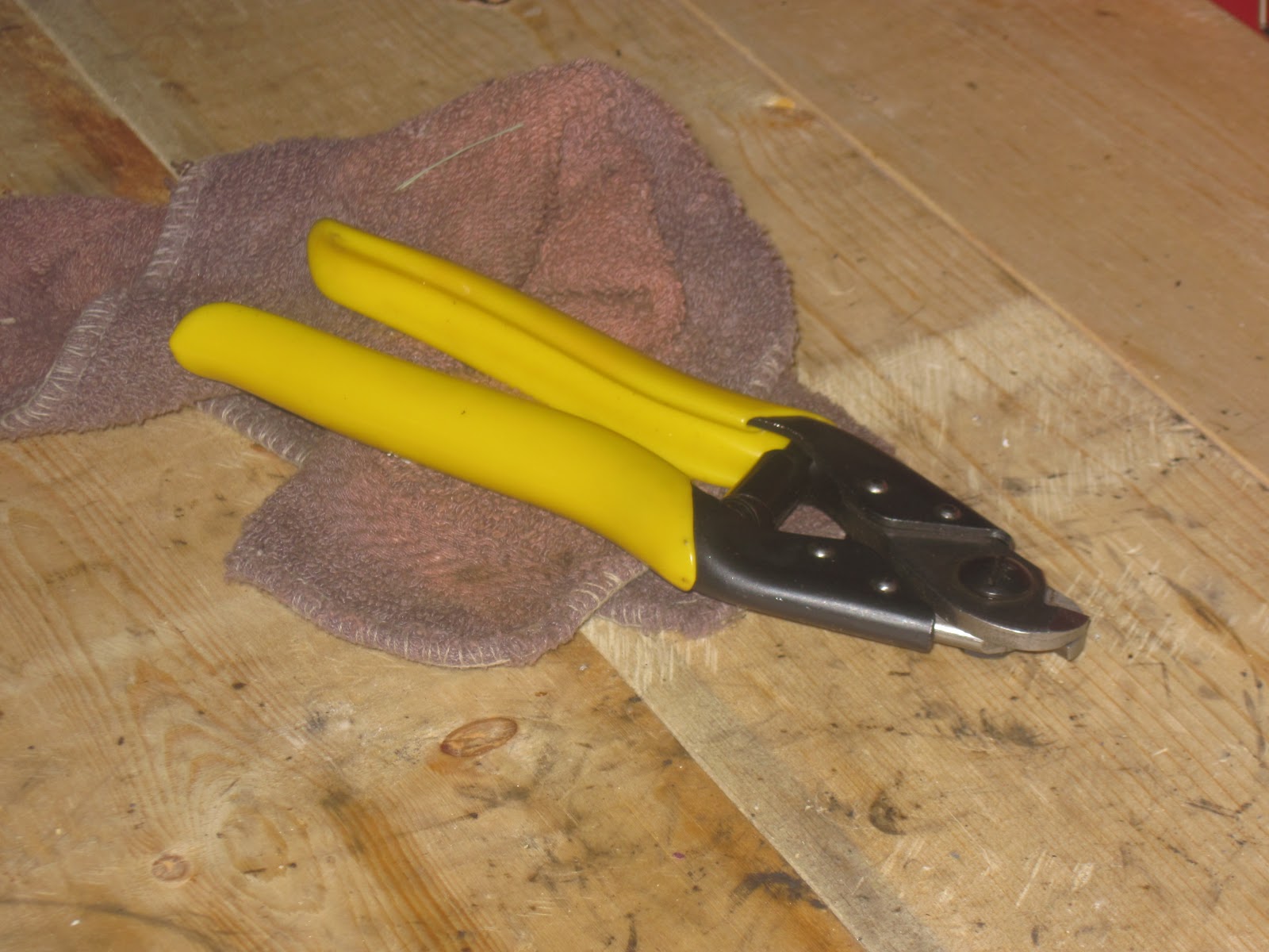Cycle Like A Stringer A Note On Cable Cutters