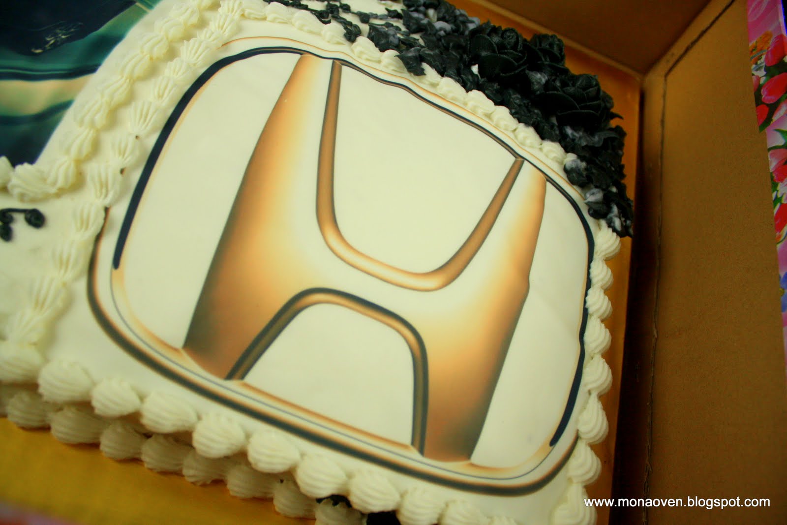 Mona's Oven Honda cake