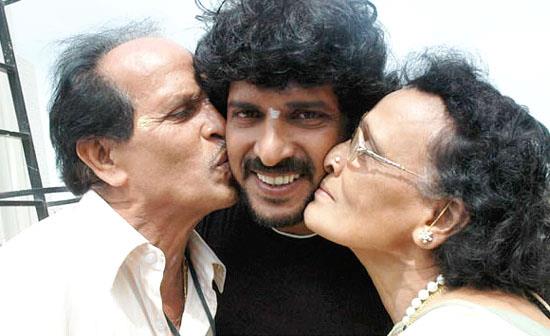 Kannada Actor Upendra with Father Manjunath Rao & Mother Anasuya | Kannada Actor Upendra Family Photos | Kannada Actor Upendra Real-Life Photos
