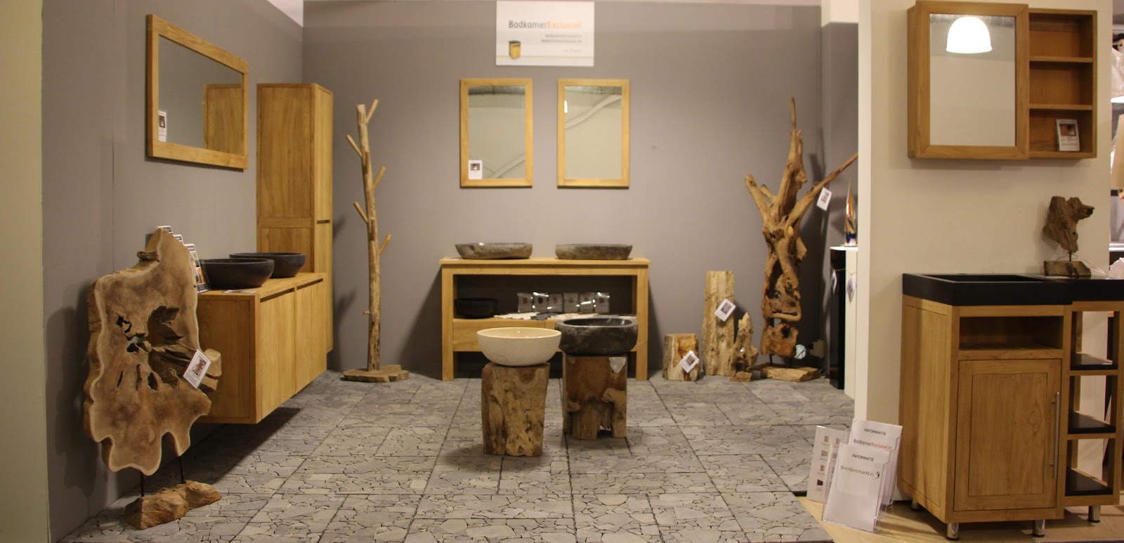 Onderscheidende Badkamermeubels uit teakhout. Eigen Ontwerpen. Eigen