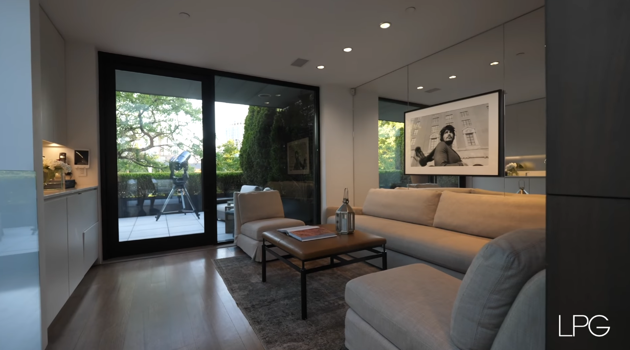 37 Photos vs. INSIDE the Top 3 BEST Manhattan, New York Townhouses | $20+ MILLION - Luxury Home & Interior Design Tour 37 Photos vs. INSIDE the Top 3 BEST Manhattan, New York Townhouses | $20+ MILLION - Luxury Home & Interior Design Tour