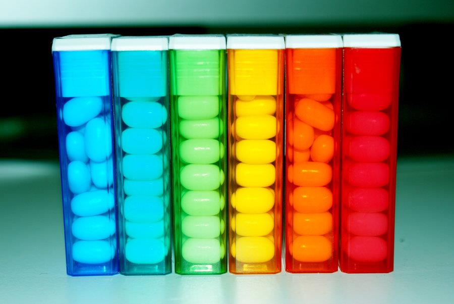 The Colorful White Colorful Bubble Gum Holder