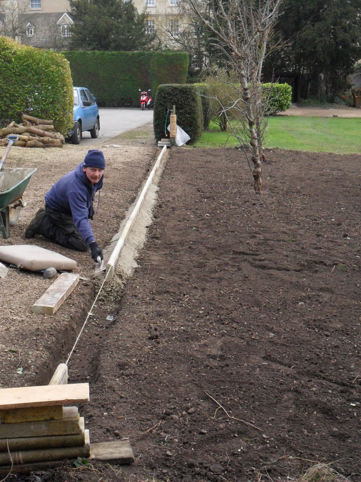 Worcester College Gardeners 2009-2018: Rough Digging and Stone Edging