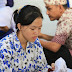 HARI BATIK NASIONAL: 515 Siswa SMPN 18 Kota Cirebon Membatik Topi