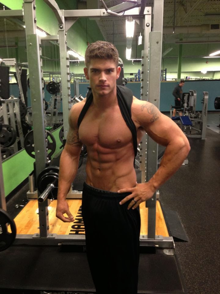 Daily Bodybuilding Motivation: Colin Wayne Fitness Model Lifestyle Photos