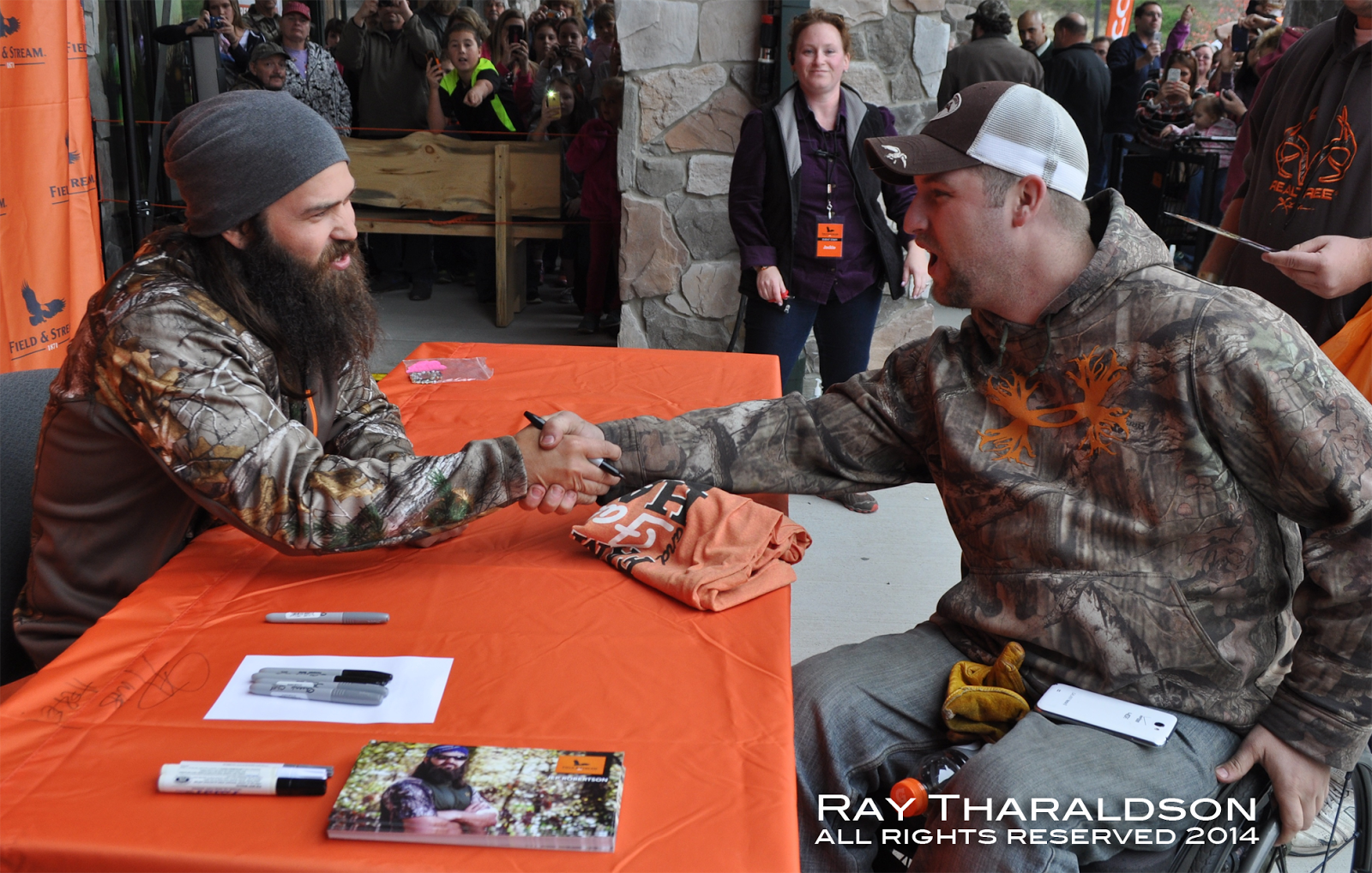 WRLTHD Jep Robertson helps open Field & Stream store in Altoona, PA