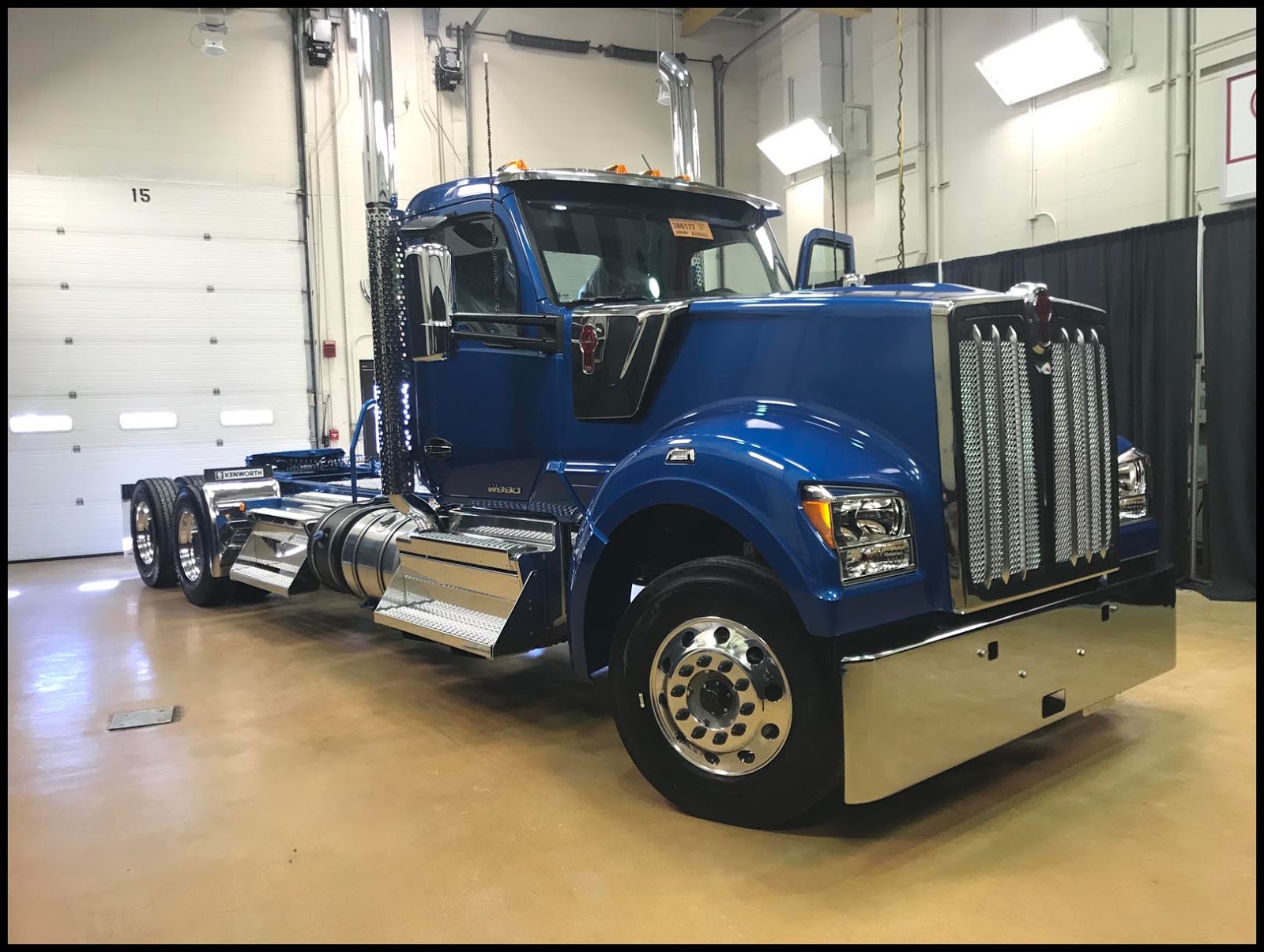 Тягач Kenworth w990