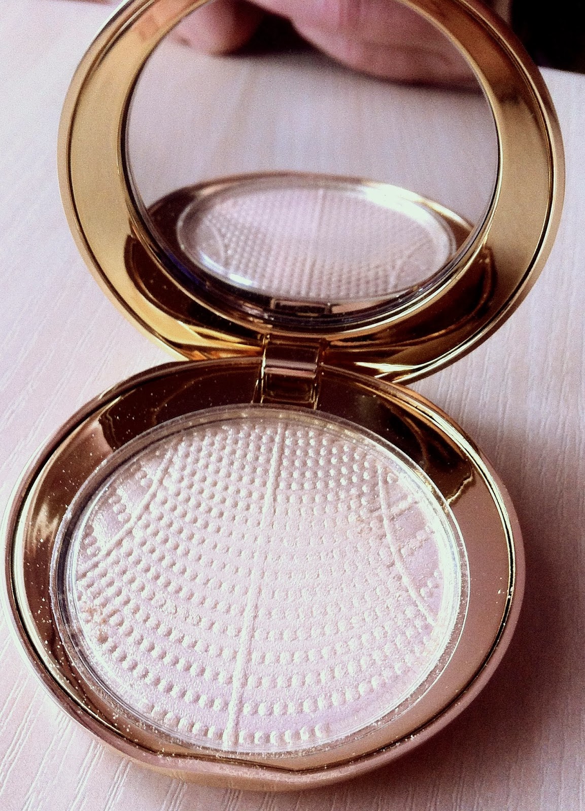 dior illuminating powder