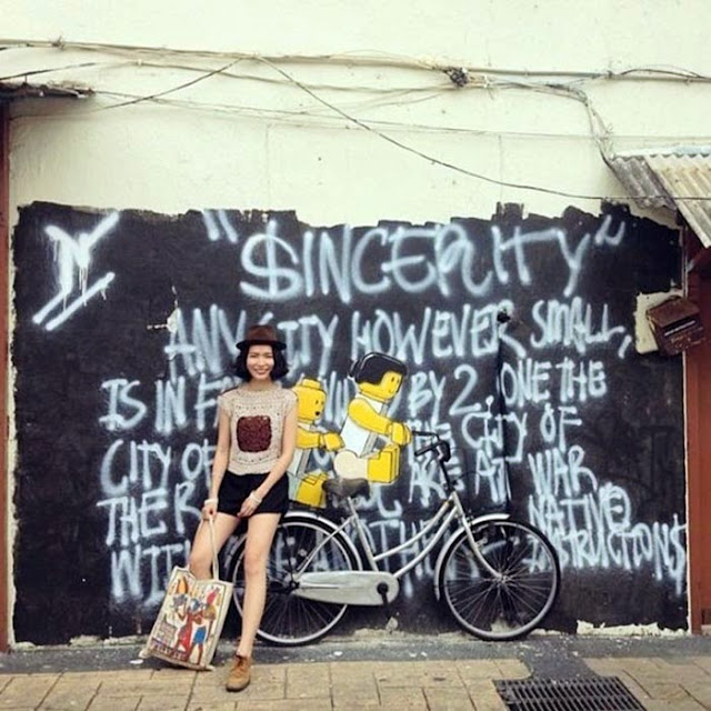 Playful Street Art By Ernest Zacharevic in Johor Bahru in Malaysia. 4