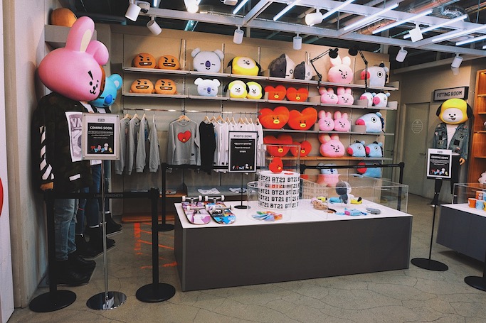 Anagon: BT21 Cafe in Seoul | BTS x LINE Friends!