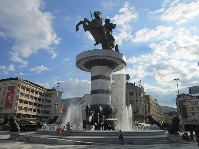 En Skopje hay continuas referencias a Alejandro Magno