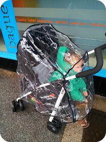 njoy bubble raincover, parent facing umbrella fold stroller