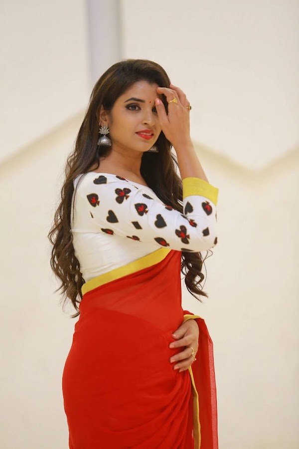 Anchor Syamala at Rangu Pre-Release Event