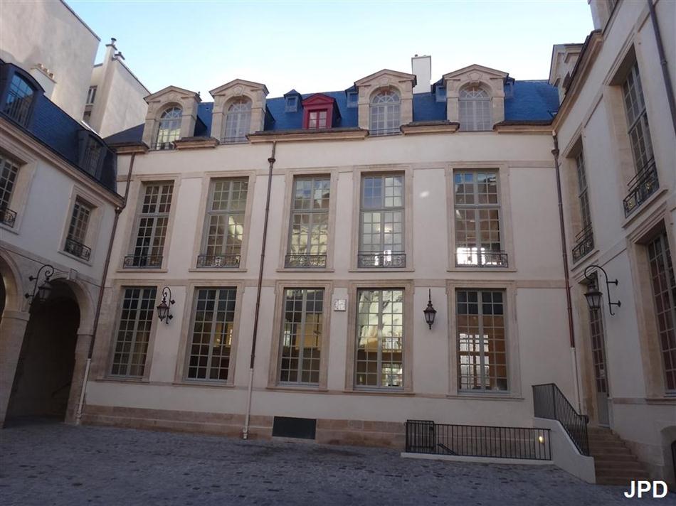 Ecole De Commerce Rue Des Francs Bourgeois