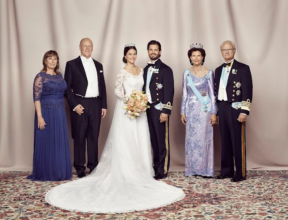 KIng Carl Gustaf, Queen SIlvia, Crown Princess Victoria, Prince Daniel, Princess Madeleine, Chris O'Neil and Princess Leonore