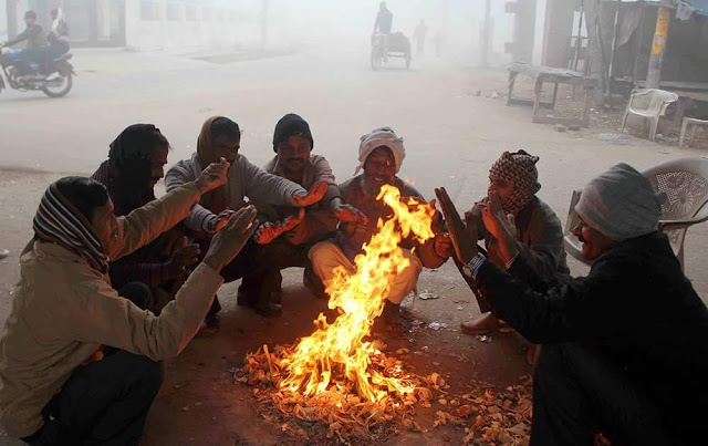 कैस्पियन सागर की बर्फीली हवा से कांप रहा जिला, गरिमा सिकारिया जलवा रही चौक-चौराहे पर अलाव 1
