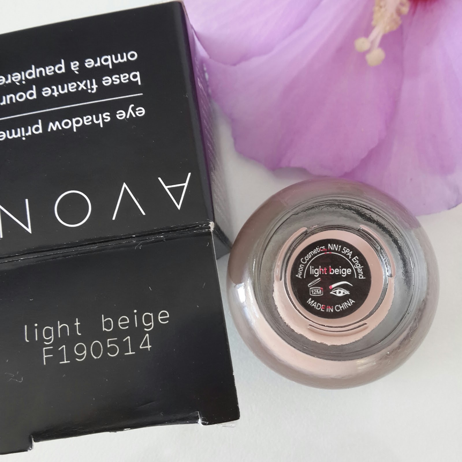 Avon eyeshadow primer Glitter Snowflake