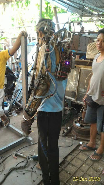 Ini Sanggahan Tawan Sang ‘Iron Man’ Bali Setelah Tangan Robotnya Disebut Hoax di Media Sosial Ini Sanggahan Tawan Sang ‘Iron Man’ Bali Setelah Tangan Robotnya Disebut Hoax di Media Sosial
