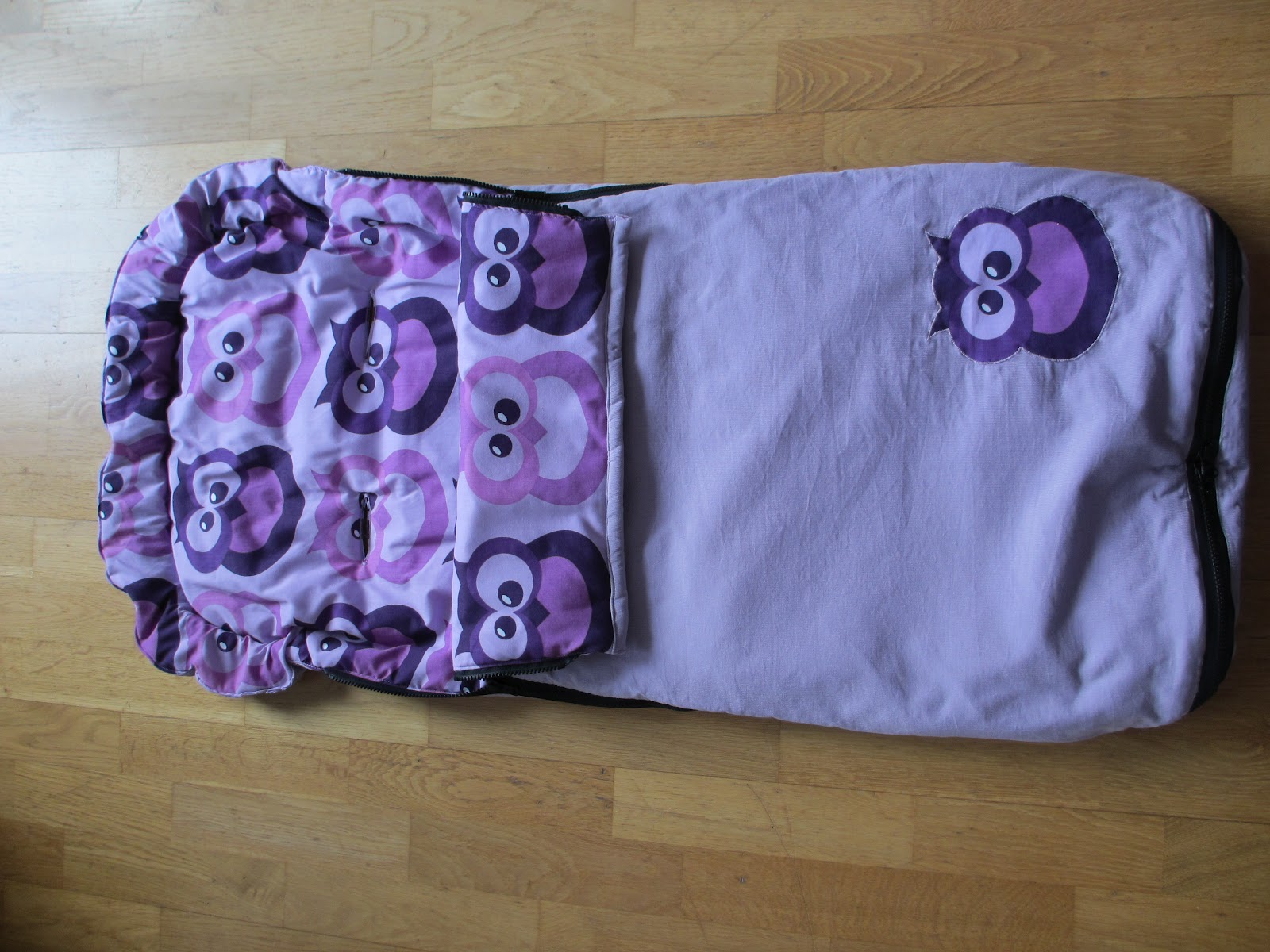 Vognpose Med Mat Og Utstyr På En Strand