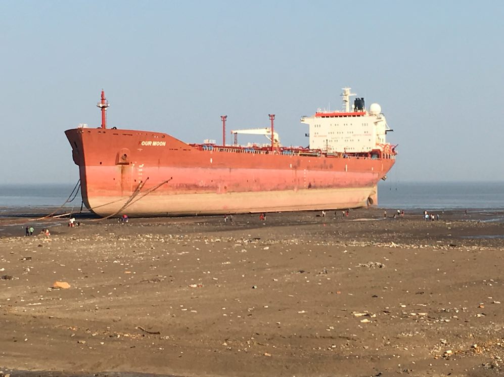 Alang shipbreakers, once reviled for pollution, see dollars in green