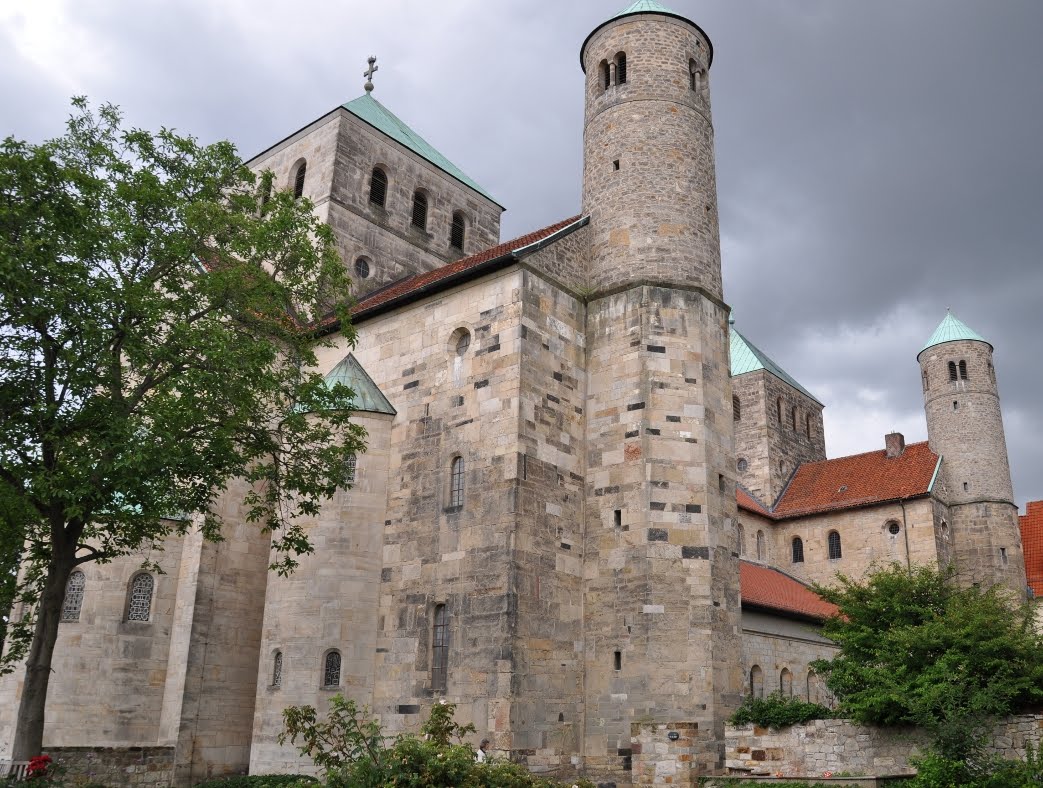 Kościół św Michała W Hildesheim Hildesheim - kościoły