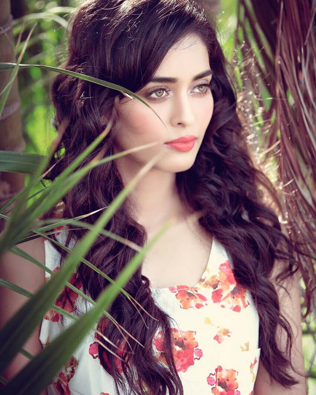 Neha Saxena HD WallPaper and best pictures collection ...