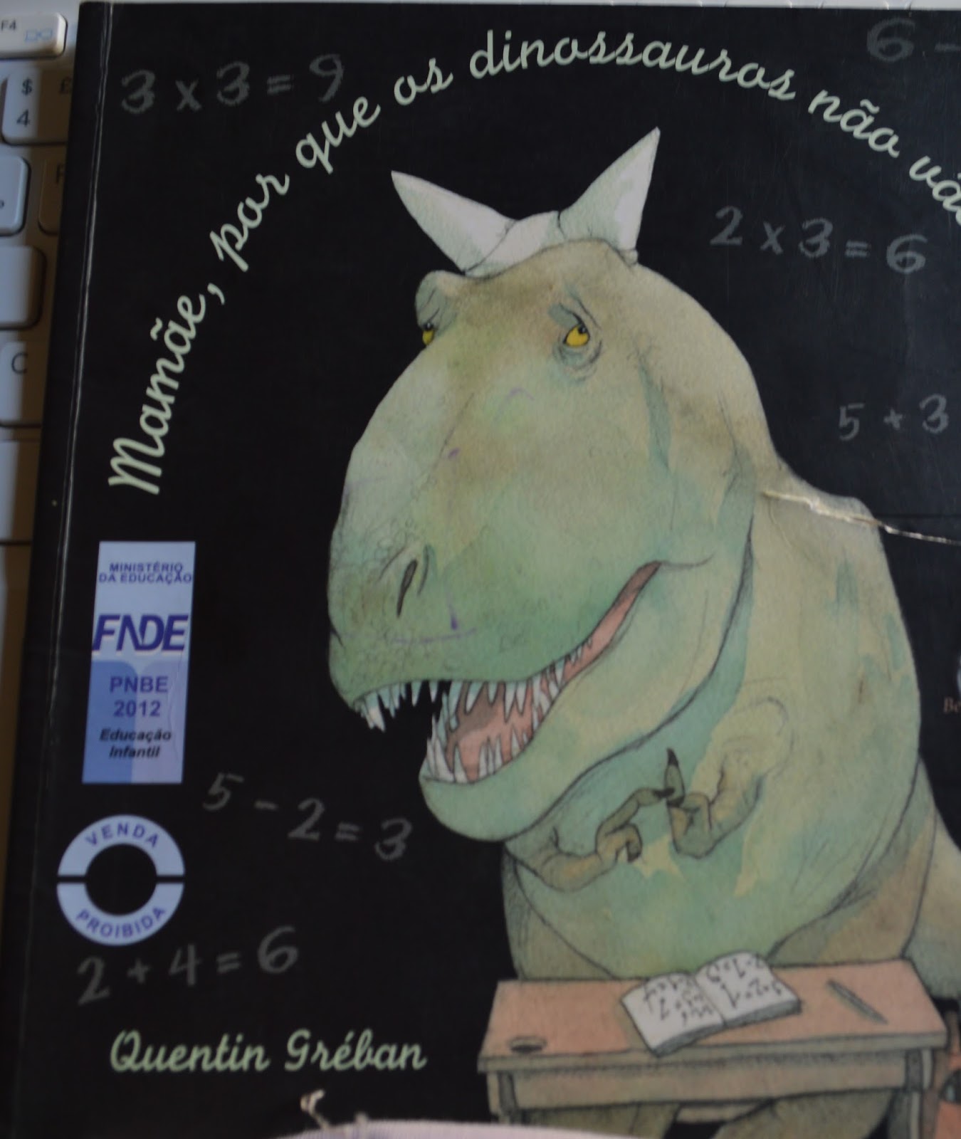História Mamãe, por que os dinossauros não vão à escola? 