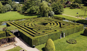 maze at hever castle