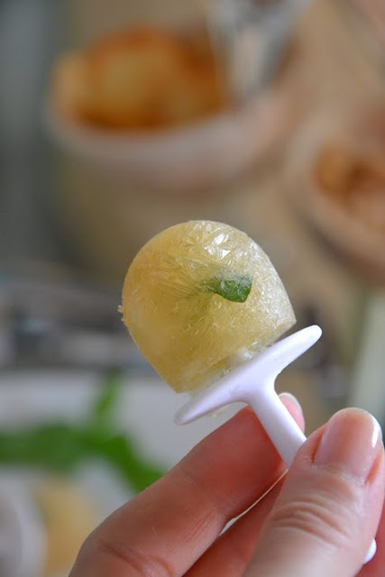 ghiaccioli mini pops di mojito al basilico