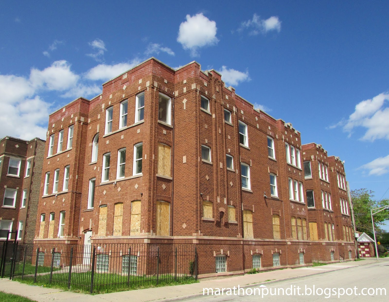 Marathon Pundit (Photos) Abandoned homes of Chicago's violent Roseland