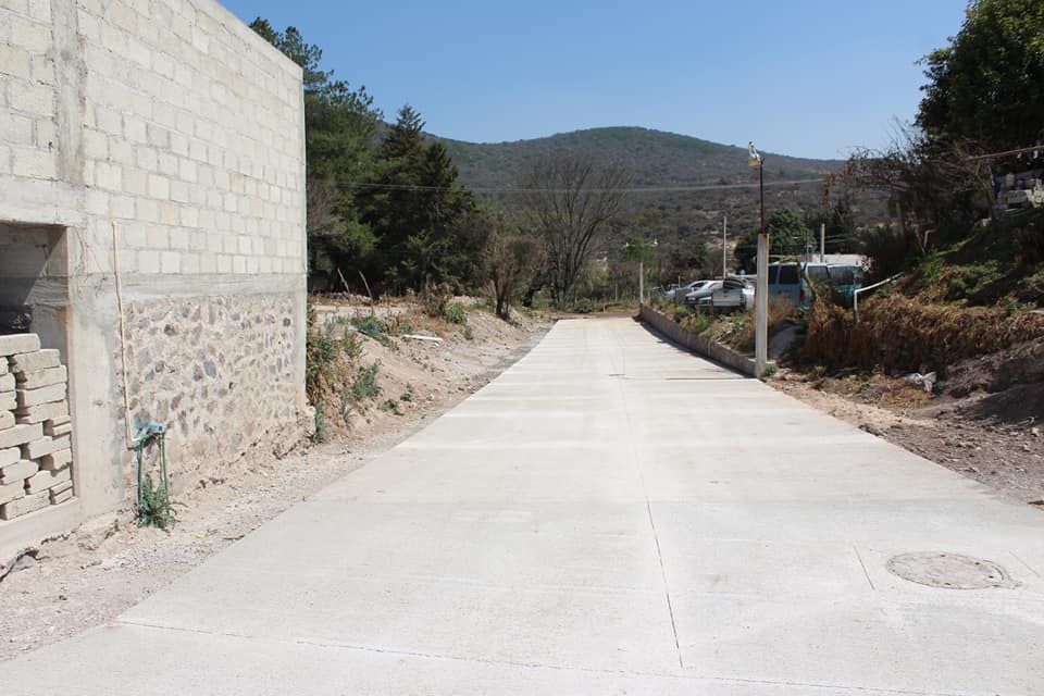 PULSO GOBIERNO DE TEPEJI DEL RÍO ENTREGA IMPORTANTES OBRAS VIALES EN SANTA ANA AZCAPOTZALTONGO