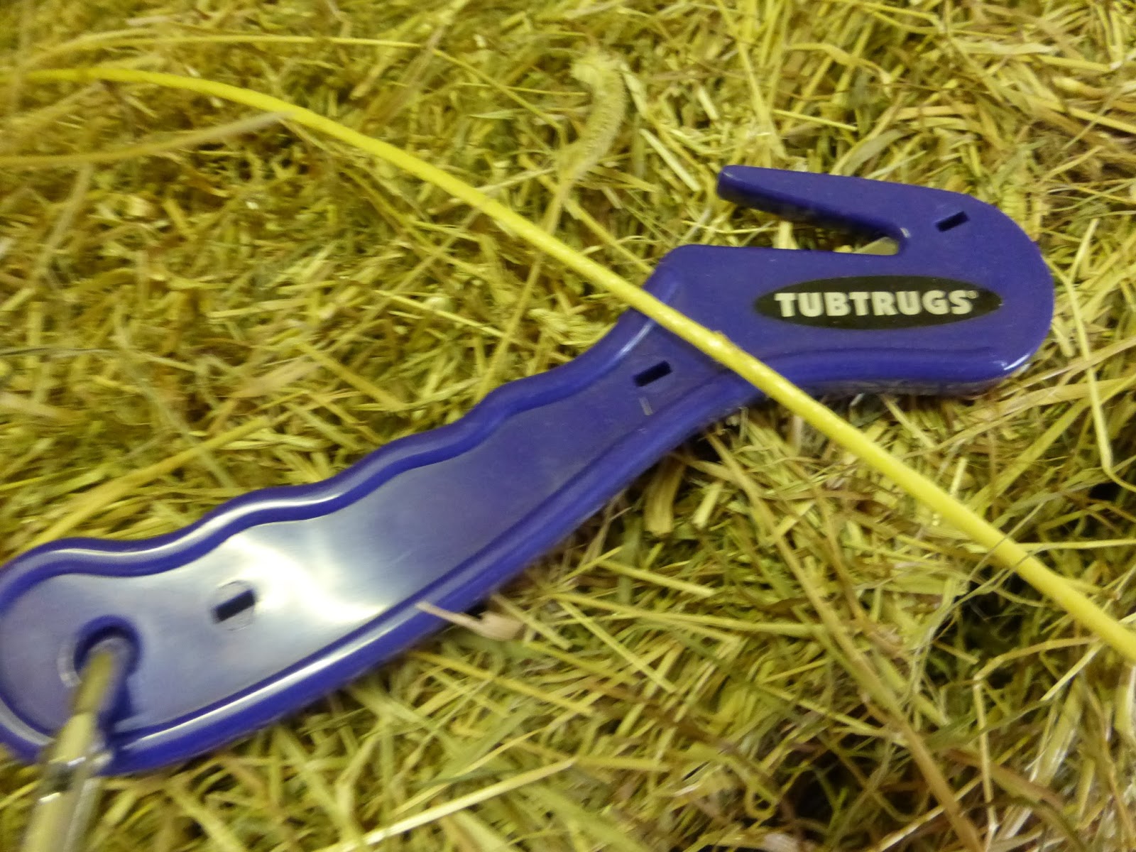 Horse Life and Love Tubtrugs Baler Twine Cutter