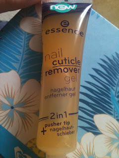 **Al otro lado del espejo**: Gel para cuticulas de essence, y mi