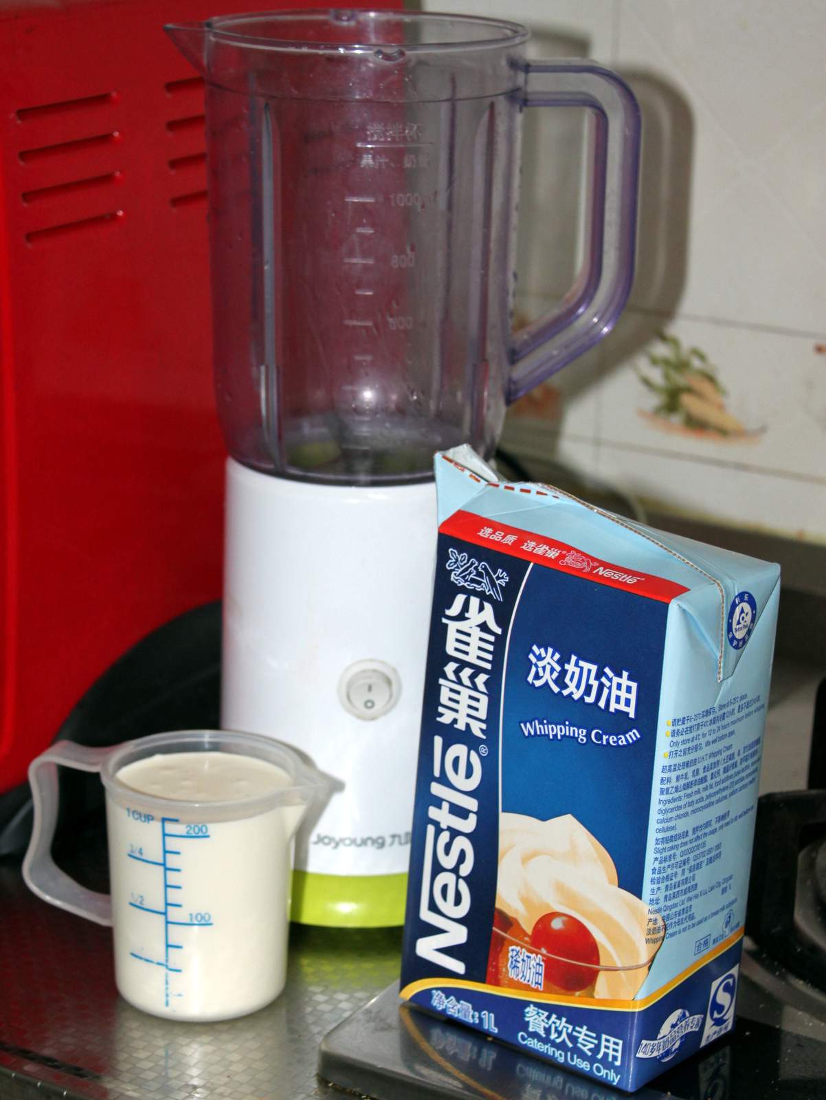 Whipping cream using a blender Tutorial Geek