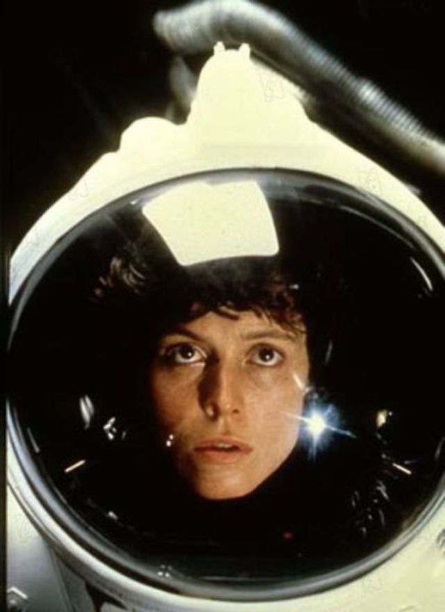 44 Amazing Color Photos of Behind the Scenes From the Set of 'Alien