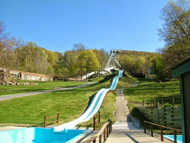 ENJOY THE BEAUTIFUL WORLD @ AM-PM: Action Park Tourist Spot Photos 