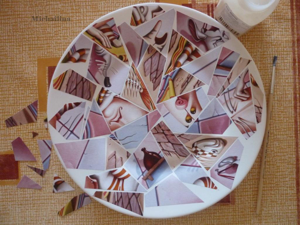 Девушки гадают на святки. Молодожены разбивают бокалы. Панно из разбитых тарелок. Маковский смотрины невесты. Разбитые тарелки.