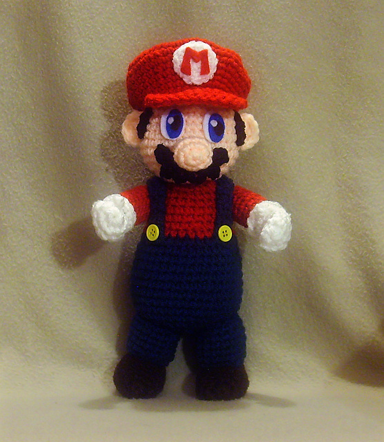 Mario+Plushie+by+Linda+Potts.jpg