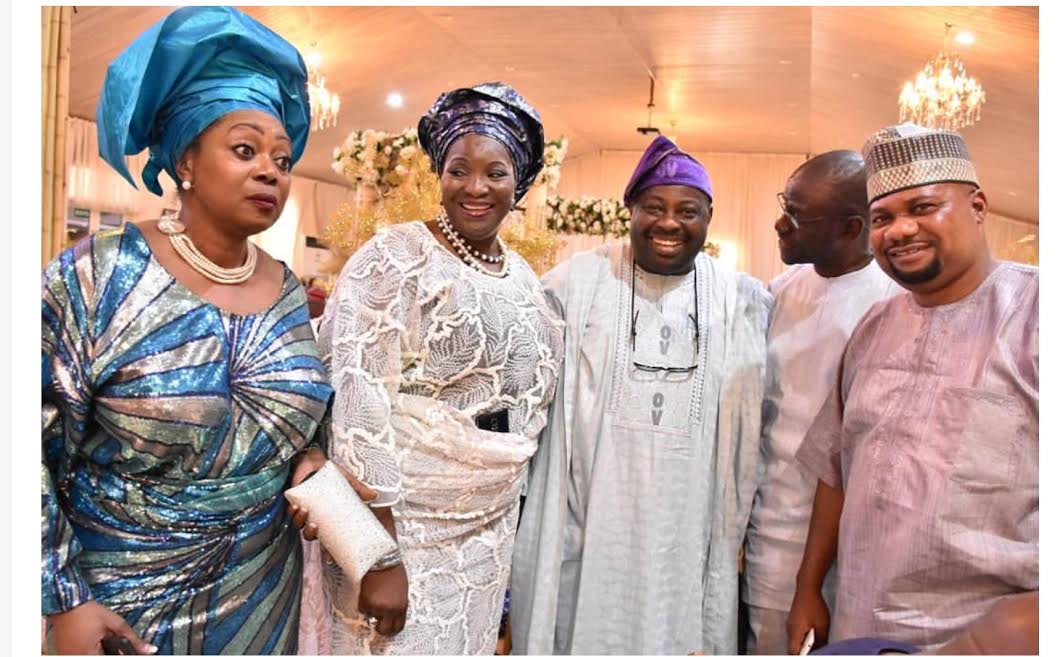 Nigeria Traditional Marriage Ovation | nigeria traditional marriage ovation bella naija ankara Nigeria Traditional Marriage Ovation | nigeria traditional marriage ovation bella naija ankara