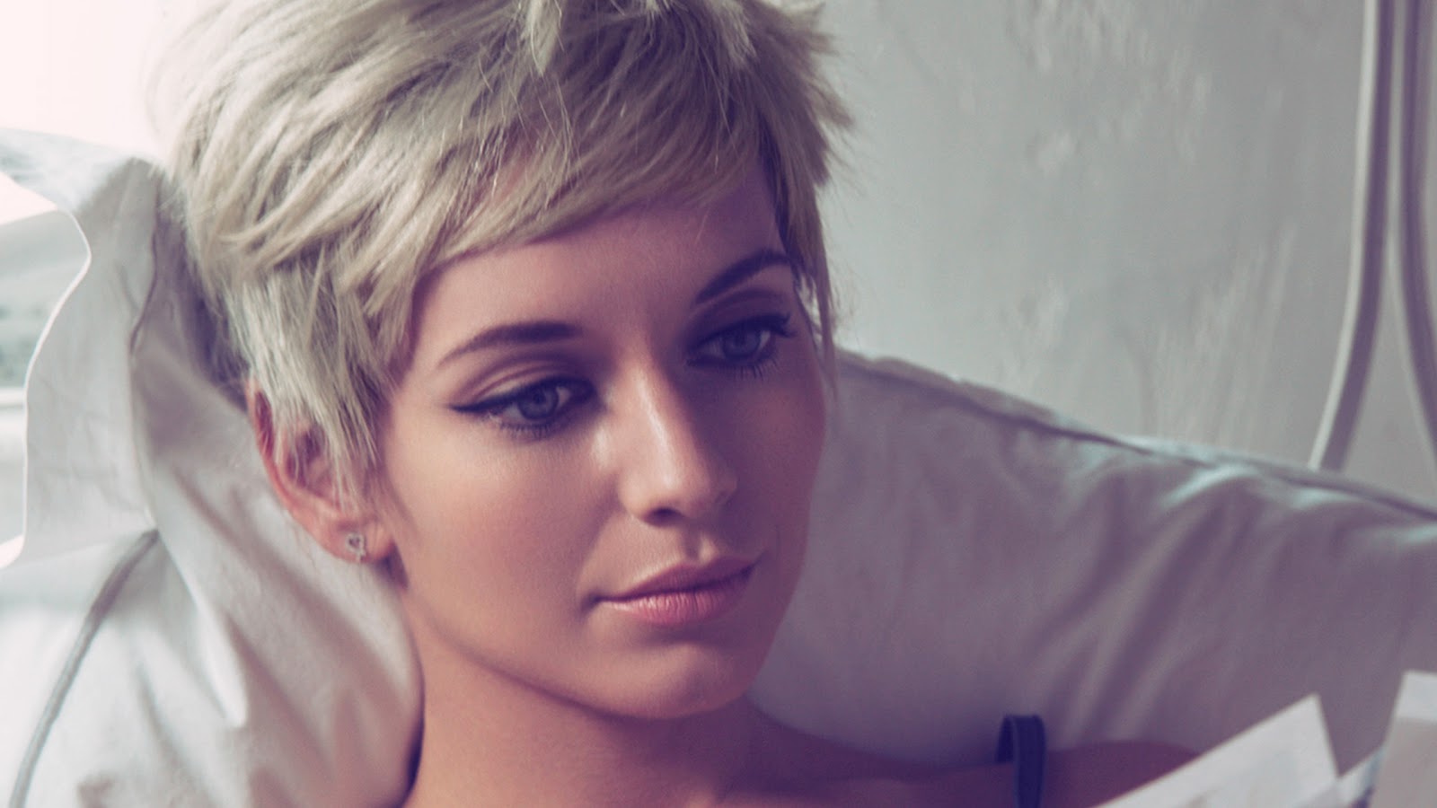 Rachel Riley Wallpapers: Rachel Riley - Magazine Photoshoot