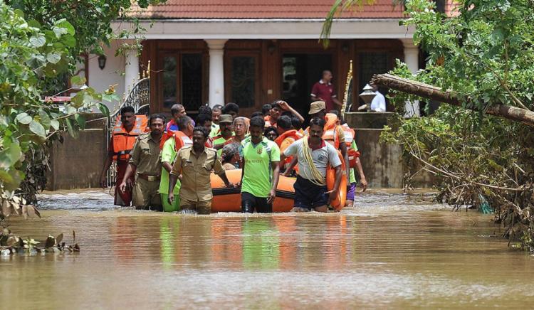 Chuvas deixam mais de 350 mortos na Índia; 800 mil estão desabrigados