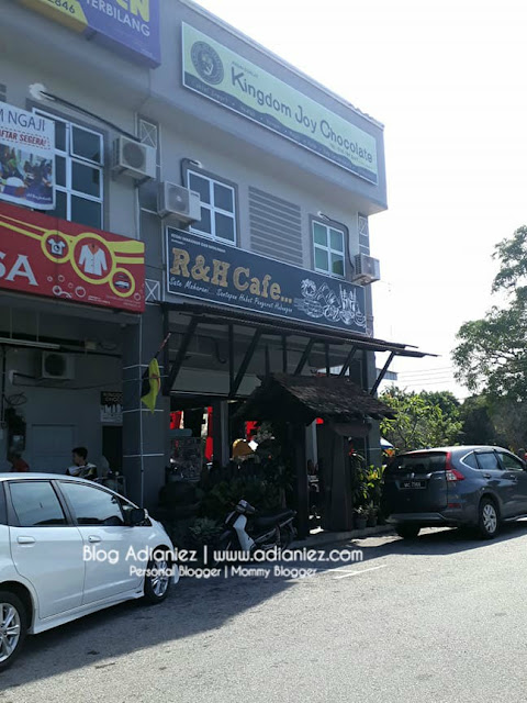 Menu Sarapan | R&H Cafe Sate Maharani, Muar