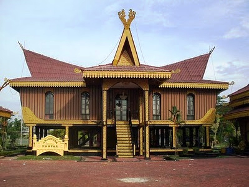 Download this Rumah Adat Kandar Indonesia picture