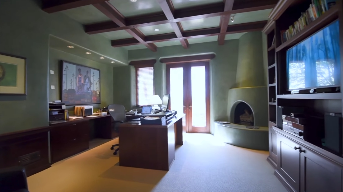 Tour 2 Indian Pony, Santa Fe Luxury Home vs. 29 Interior Design Photos