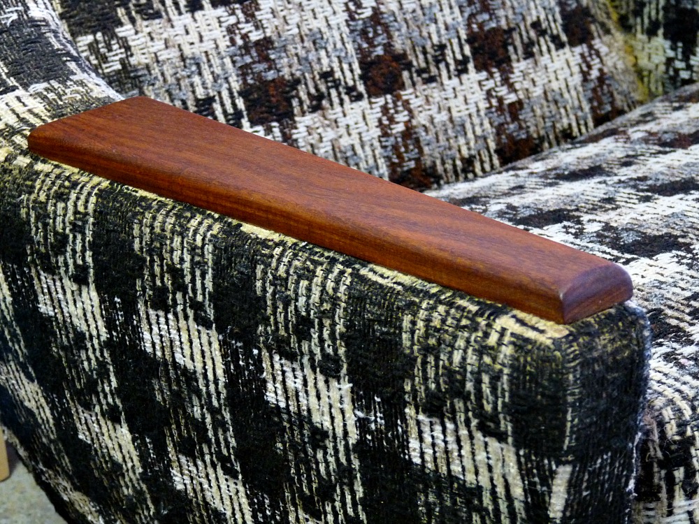 How to Refinish Solid Wood Furniture Legs + Arms Dans le Lakehouse