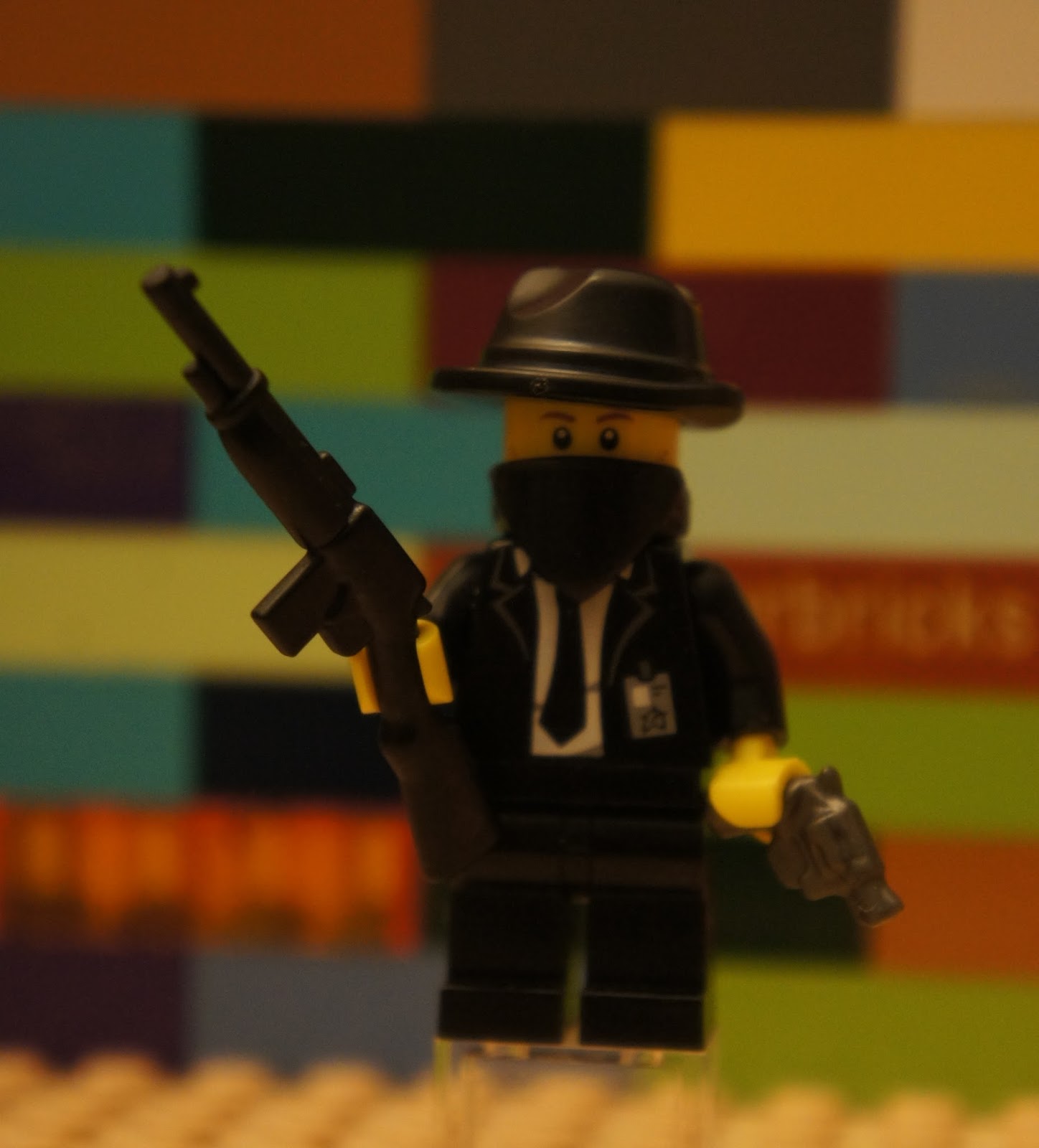 LEGO #23156 GANGSTER Mafia Mob Guy Minifigure w/ Brick Warrior Guns