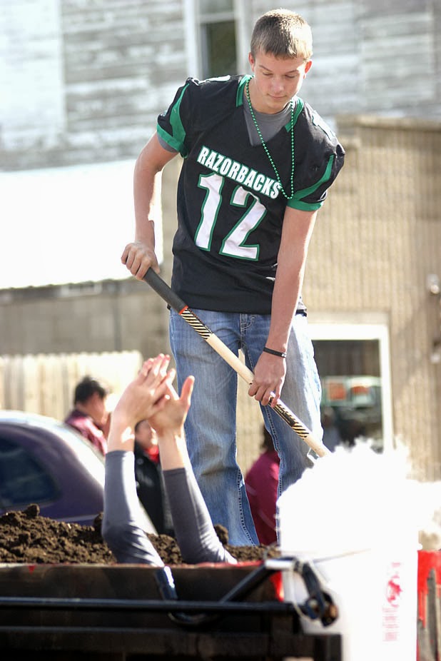 Hutchinson Herald, Menno, South Dakota October 23, 2013 MHS