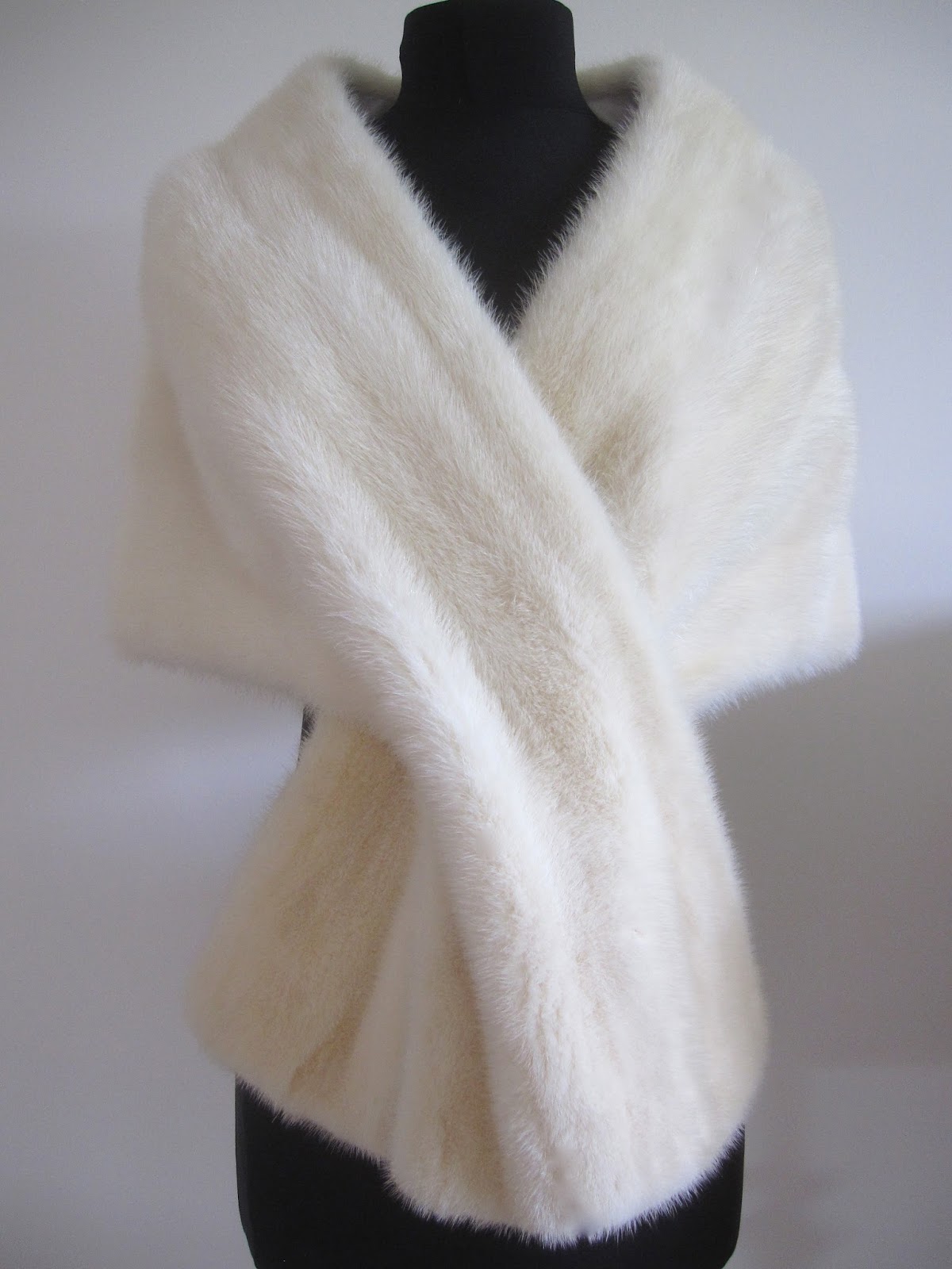 Rosie Daydream SAGA Furs Vintage White Mink Stole Shawl